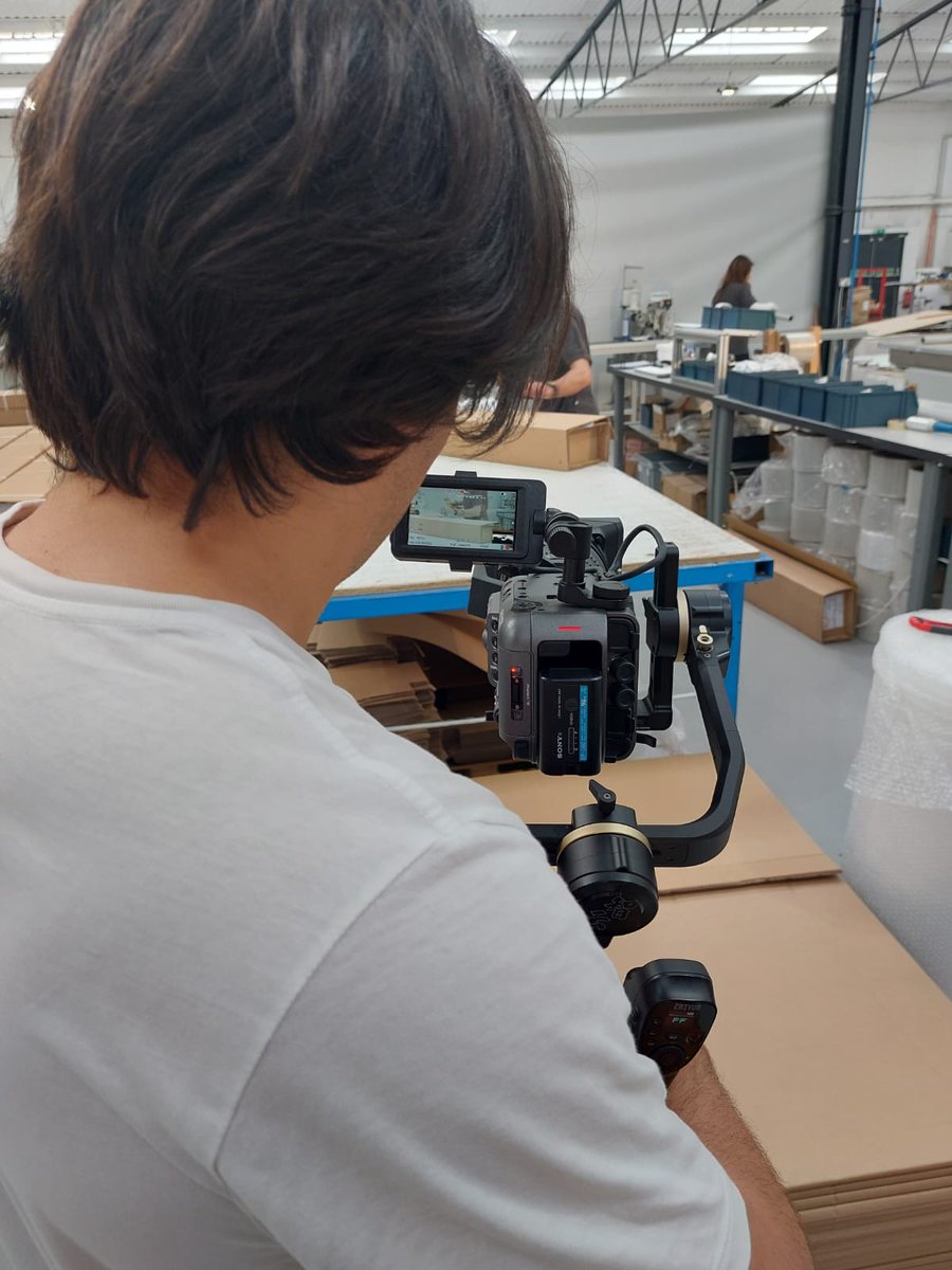 waverleyuk's tweet photo. Lights, camera, action!🎬

A 'blinding' performance by our #Luton team to complete the next phase of filming, with the brilliant Renato behind the camera📽️

Off to London next week for phase 4! We can't wait to share the final product soon🙌

#Filming #Production #Blinds https://t.co/4qVb8PcemA