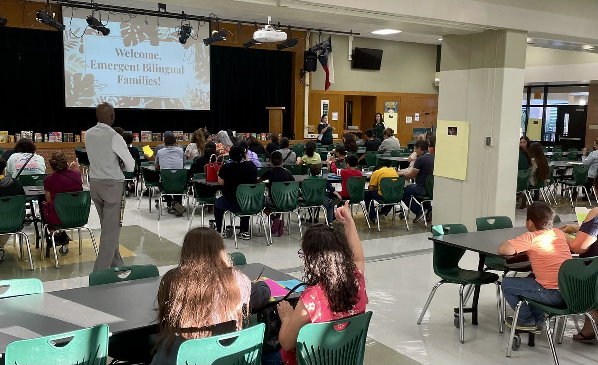 NISDRoss's tweet photo. Great turnout for our EB Family Night. Way to lead the charge @gamy269_amy @HPace_NISD and @GladysMartinezt #RossIgnited https://t.co/2PCBQX4nL6