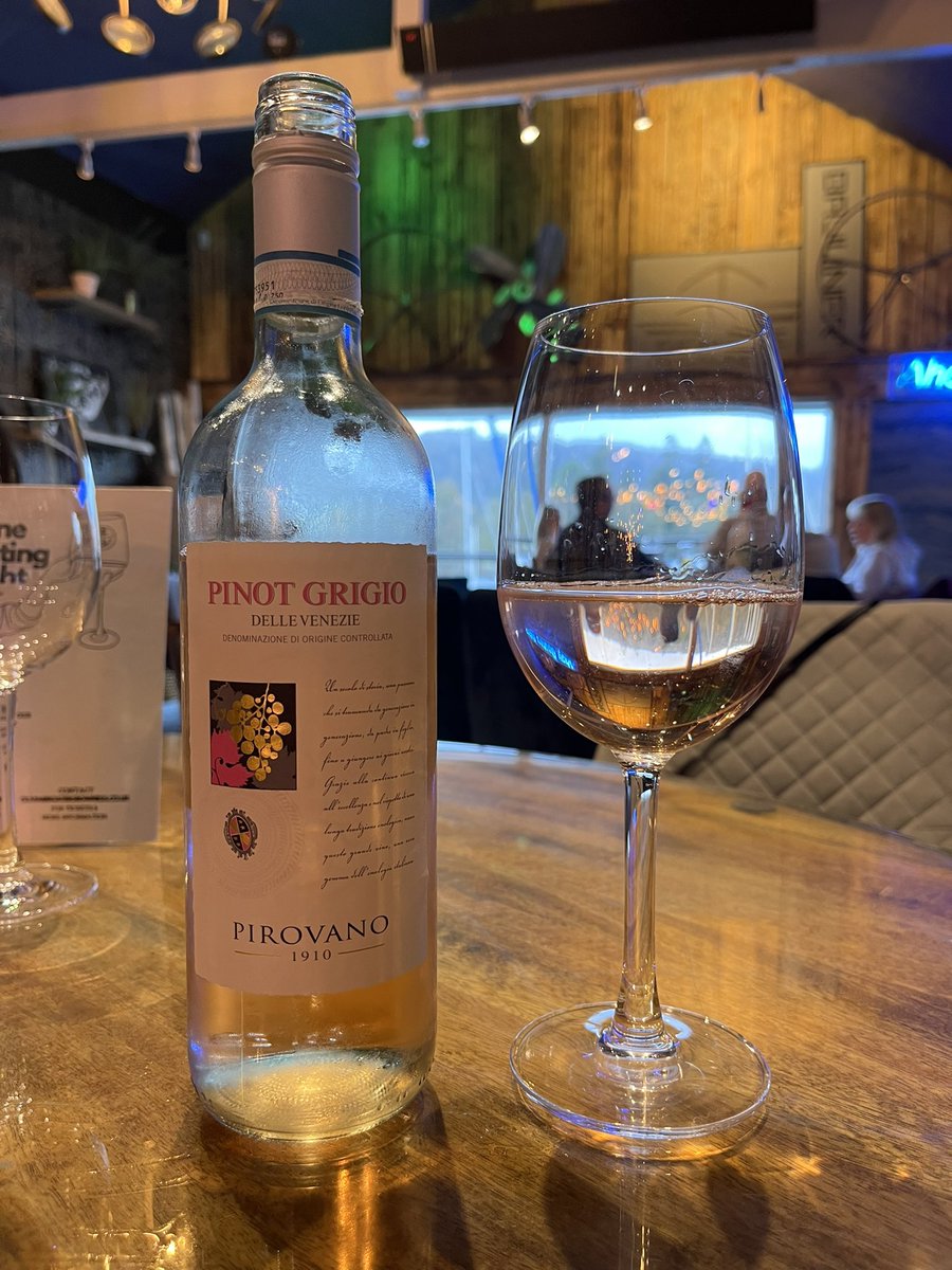 WineSank's tweet photo. Pinot Grigio Blush - Boness-on-Windermere, England #winesank #pinot #lakedistrict #winelovers https://t.co/aTlEX4wMJq