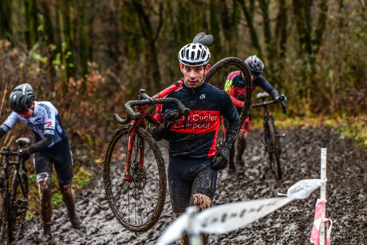 PictonCycles's tweet photo. Tomorrow is the Geoff Bewley memorial cyclocross race at Stadt Moers Park in Whiston, it's great to watch and there's racing on throughout the day starting with the kids and ending with the seniors at 14:45. Weather forecast seems to be in keeping with the usual conditions too! https://t.co/tyyUFxRlPl