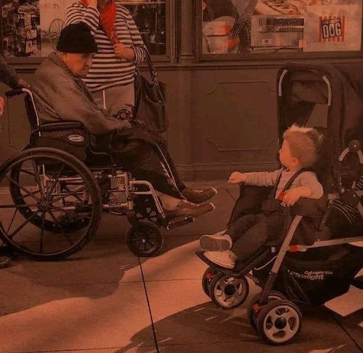 El principio y el final, mirándose fijamente. ✨️