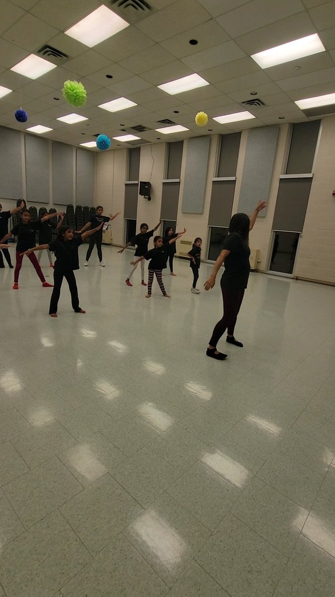 Let your spirit take flight....💃
#fridaymood😎
.
.
.
#bollywoodwest #goteambw  #buildconfidenceinyourkids #confidenceboost #miltondance #miltonstrong #bollywoodclasses #stageperformers #kidsdanceclasses #miltonon #miltonontario