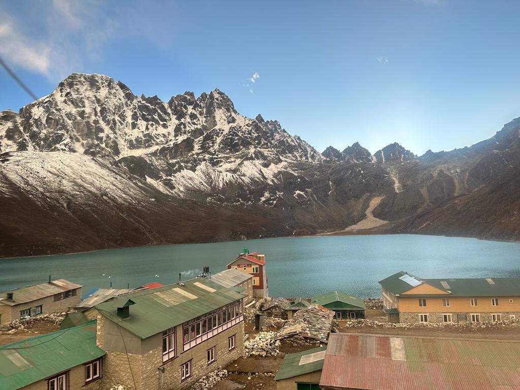 Continuing my journey to #Everest Base Camp for our 12+ days of hiking and exploring - spectacular sites (and food!) and we're well over 13,000 feet now and continue the hike to higher elevations in #Nepal