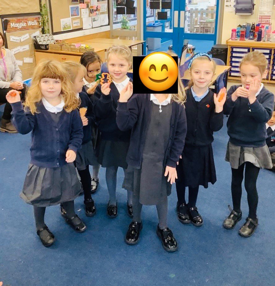 LakesideYork's tweet photo. Year One enjoyed finding and explaining that items can be compared using length and height! #LAKMaths #TeamFir #TeamElm https://t.co/es2UC7eBHj