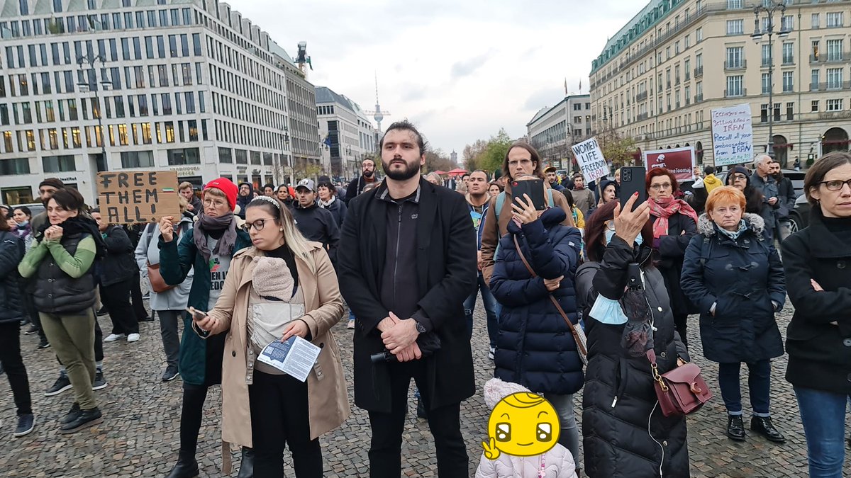 OgRD_Buendnis's tweet photo. Kundgebung für #ToomajSalehi und alle politischen Gefangenen im #Iran am #Brandenburger Tor in #Berlin organisiert von
#HawarHelp https://t.co/GeUJVqzHUx