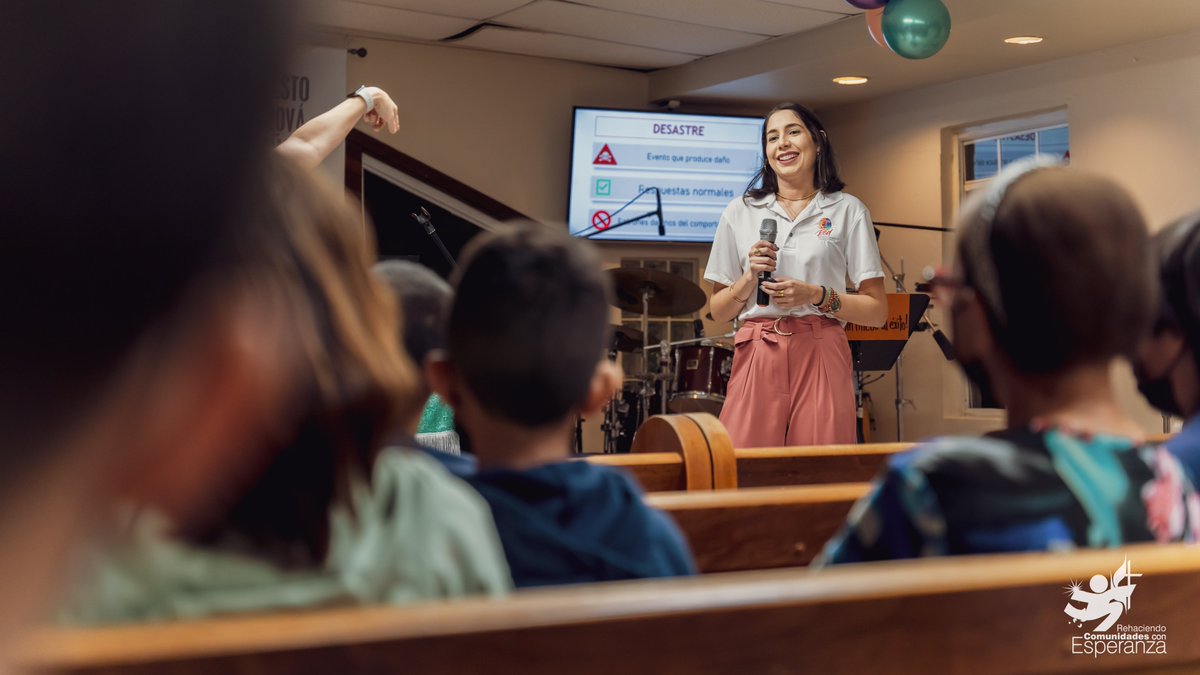 ReHace_IMPR's tweet photo. 🟢 Tuvimos la oportunidad llevar nuestro taller de Resiliencia Emocional ante un Desastre (RED) e impactamos a 24 jóvenes y adultos en la Iglesia Metodista de Torrimar. En el mismo tuvimos dinámicas como Karaoke, manualidades, juegos, área de relajación, photo booth, entre otros. https://t.co/AtPvMNln3B