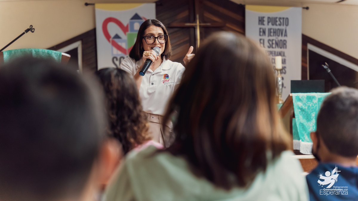 ReHace_IMPR's tweet photo. 🟢 Tuvimos la oportunidad llevar nuestro taller de Resiliencia Emocional ante un Desastre (RED) e impactamos a 24 jóvenes y adultos en la Iglesia Metodista de Torrimar. En el mismo tuvimos dinámicas como Karaoke, manualidades, juegos, área de relajación, photo booth, entre otros. https://t.co/AtPvMNln3B