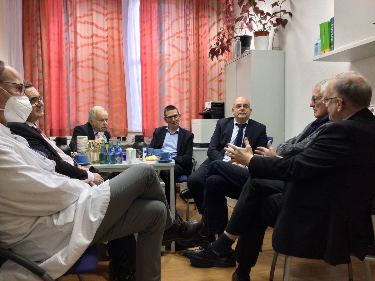 #UKGM
Prof. Dr. Edgar Franke ⁦<a href="/FrankeEdgar/">Prof. Dr. Edgar Franke</a>⁩ ⁦<a href="/BMG_Bund/">Bundesgesundheitsministerium</a>⁩ zu Besuch in #Giessen, um sich über die #Interkulturelle #Ambulanz zu informieren ⁦