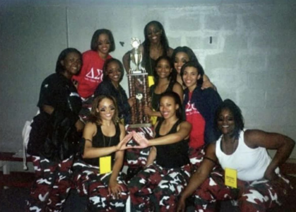 ItsTracyRoss's tweet photo. #flashbackfriday HAPPY HOMECOMING NCCU 🦅 Our step team was UNDEFEATED. Remembering our linesister #RIPMoBetaBlues 🥹 and celebrating our linesister Jade who is now Ms. NCCU ALUMNI. The team that just keeps winning 🔺🐘some are missing in this pic 👀
#AlphaLambda
#Fall99 
#Delta https://t.co/sTKEDjPdKY