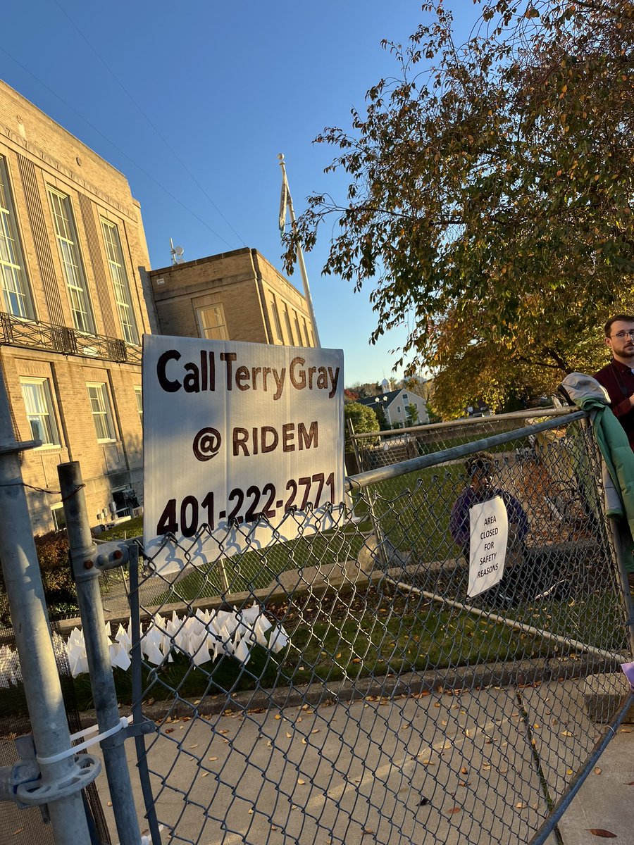 blmripac's tweet photo. The sale of Morley Field is nothing less then environmental racism. We will fight alongside the people of Pawtucket and call out this sale for what it is. #savemorelyfield #parksnotparkinglots @JenStewartRI @AnderBois @ConcernedRIer @_HarrisonTuttle @zaxharypinto https://t.co/IkmsPkEyoc