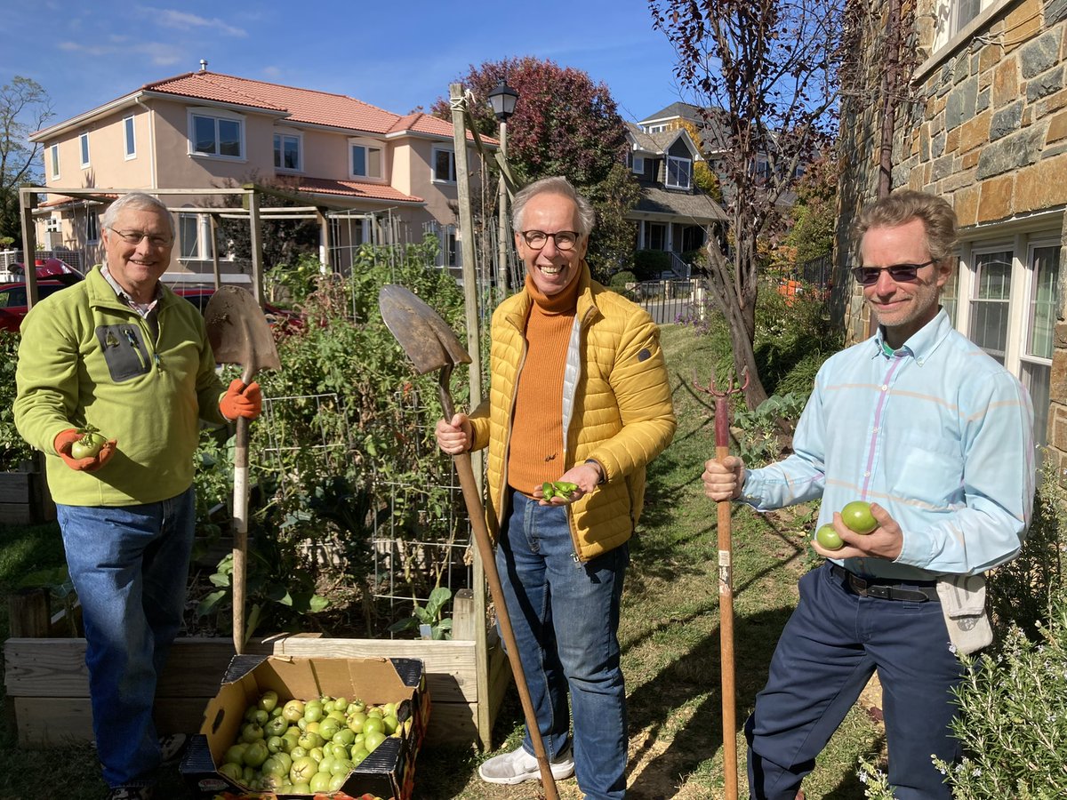 WeeKirk_CPC's tweet photo. Here are pics from our last harvest and our last delivery; James Fisher is with Puwen Lee, volunteer with FOUA.  Our last harvest was 38 pounds of tomatoes, peppers, kale and turnips, bringing our grand total for the season to 348 pounds of #veggies #garden #pcusa #clarendonpres https://t.co/2Fxf84T1Vv