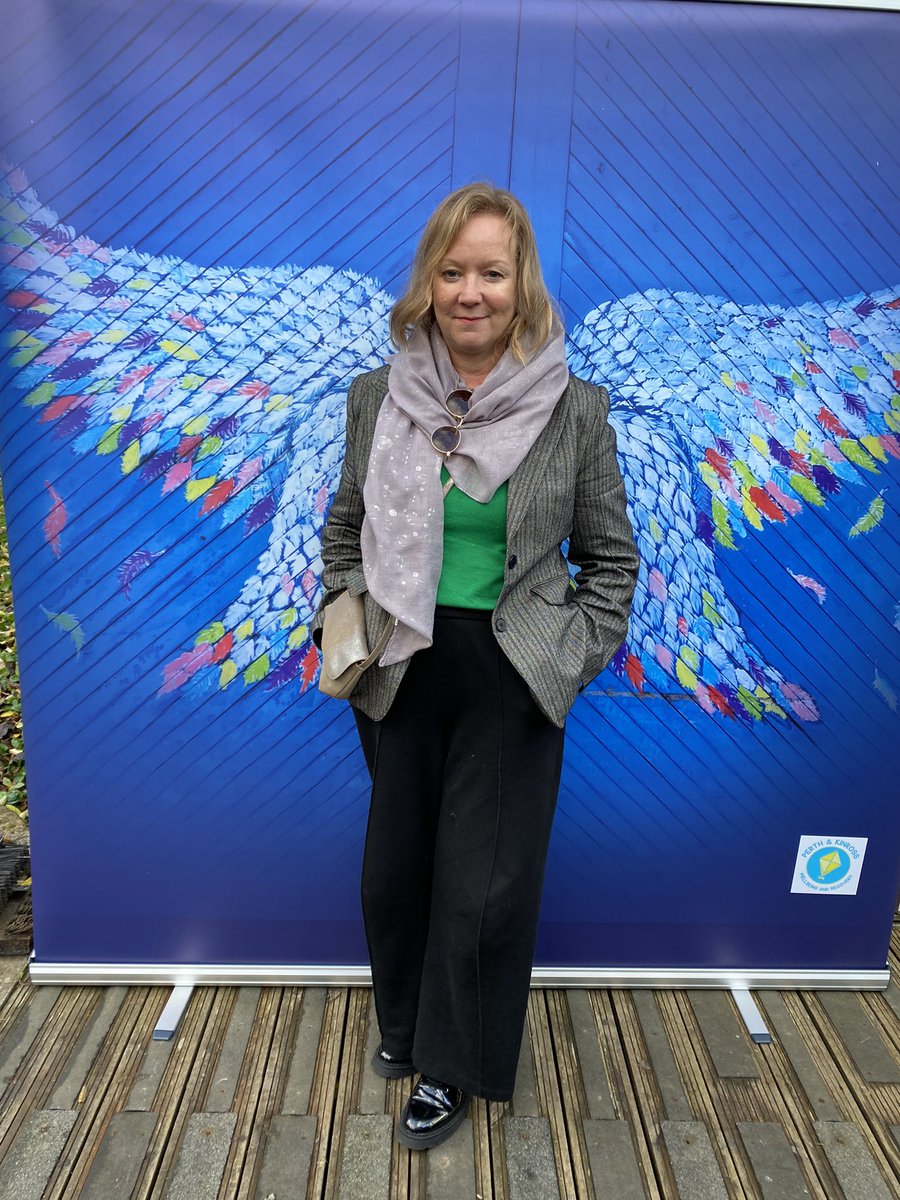 Remembering the magnificent wings that we used to have on the North Inch? Well, we have them on a banner. #ToAbsentFriends #SelfieWings @truacanta @HellyMacG