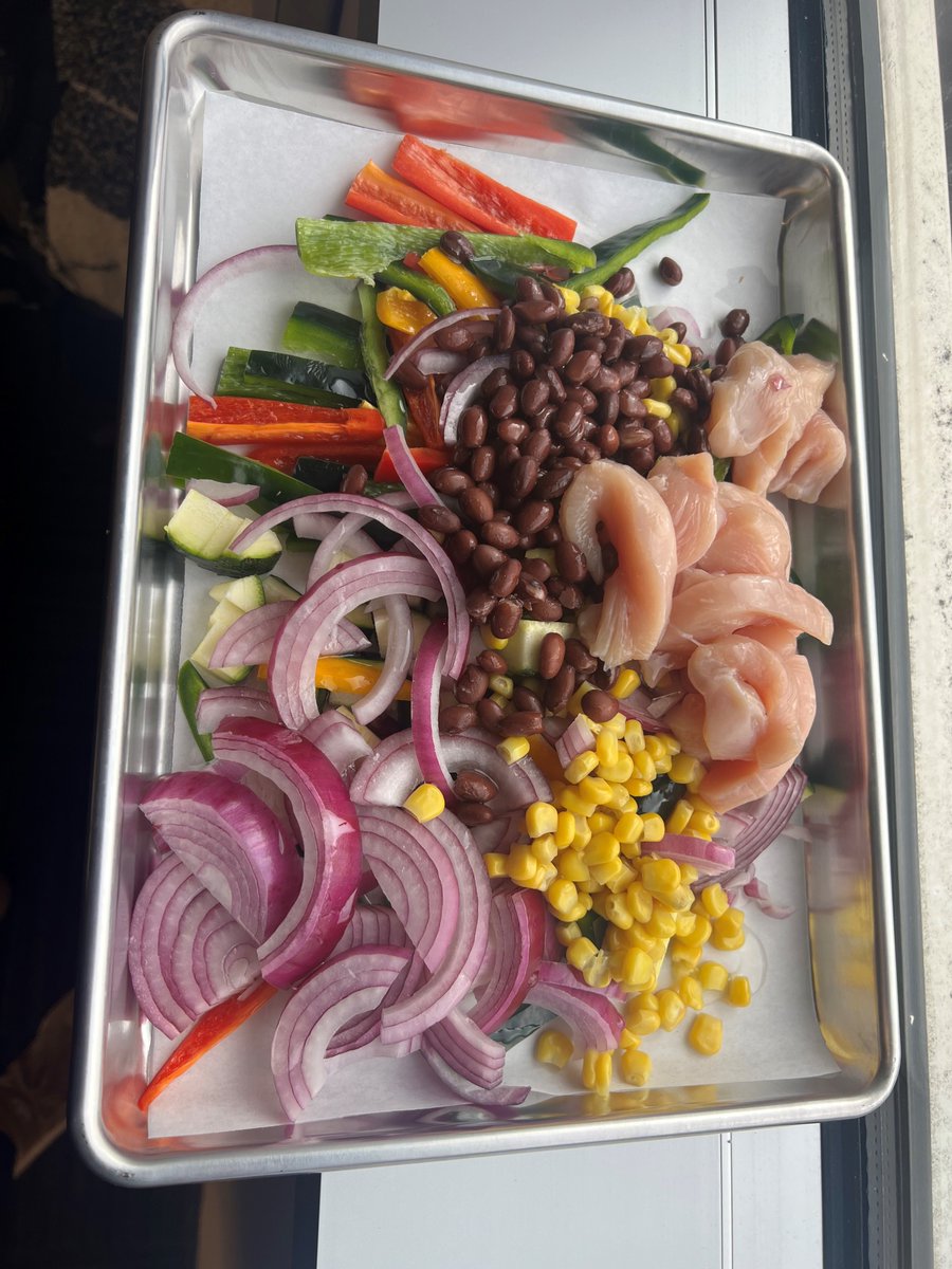 MedDietOSU's tweet image. Supervised practice rotations for our MDN students are educational of course, but also fun!  Check out these meals MDN student Ali vonErden gets to help make with her preceptors at @OSUWexMed Nutrition Services during her wellness rotation😋