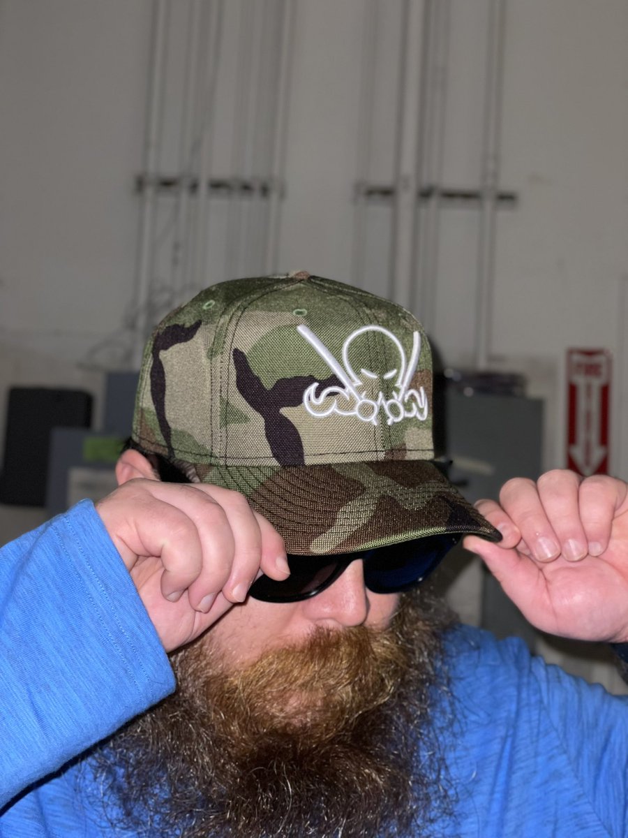 BRKCP_'s tweet photo. It’s #DionicDay on #FittedFriday with @DionicWorldwide ! Check out his new drop at https://t.co/HlSp4DwUlC ! #HatTwitter #HatHead https://t.co/kXu8NrAZoy