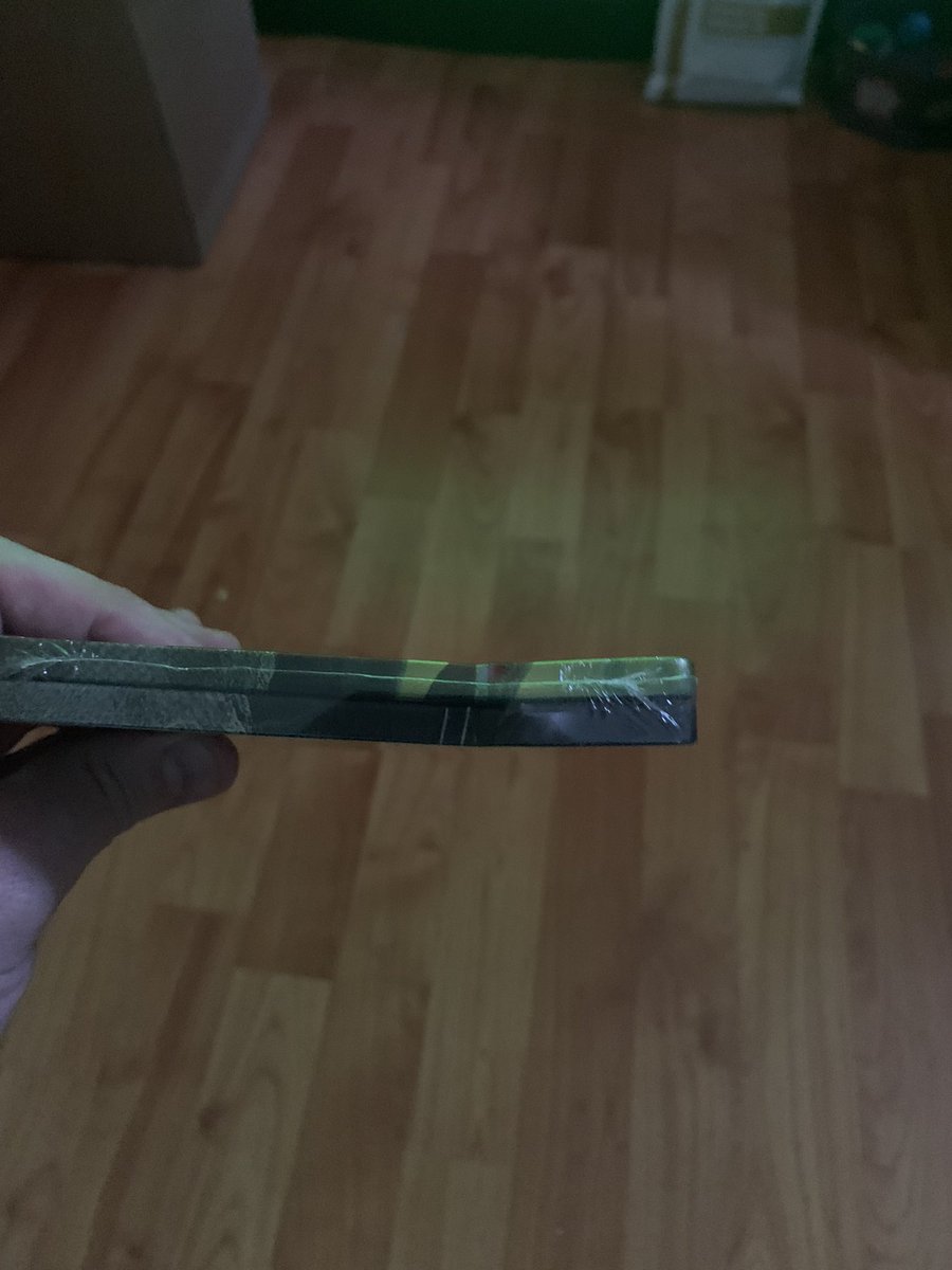 drover1988's tweet photo. @EBGamesCanadaFR my steel case that came with my preorder was damaged when I got it I was using this as a collector item now I can’t use it for my display because it’s damaged https://t.co/BgfKoPzuph