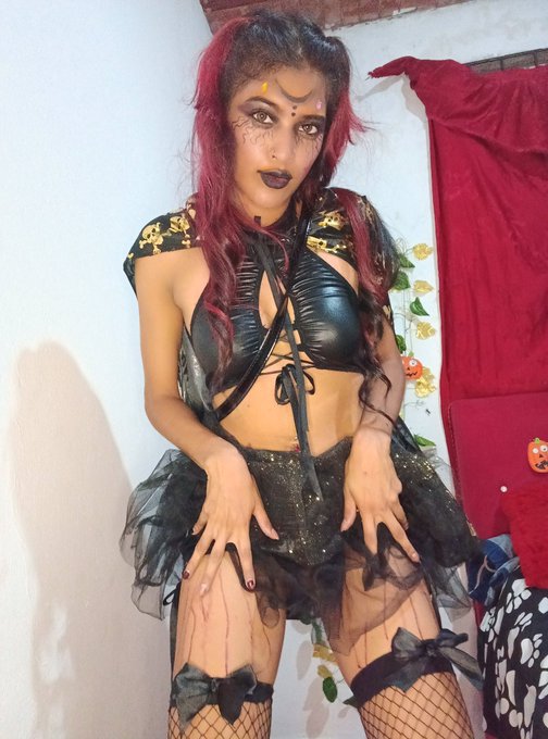 #Halloween #HalloweenGirls #kissgate https://t.co/hAdE4O77RX<a href="/tag/halloween"class="tags">#Halloween</a><a href="/tag/halloweengirls"class="tags">#HalloweenGirls</a><a href="/tag/kissgate"class="tags">#kissgate</a>