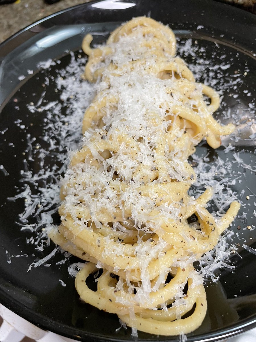 kimpossiblelies's tweet photo. cacio e pepe https://t.co/YJt8R7S2NY