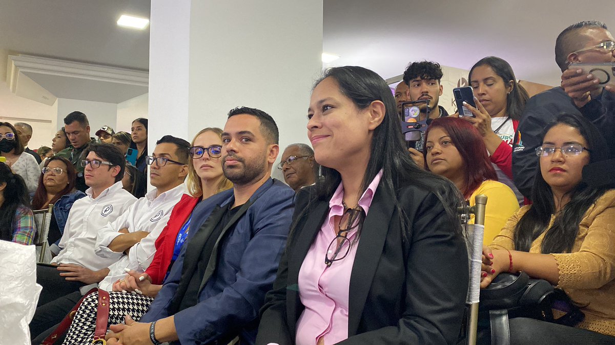 dianacastvzla's tweet photo. Tuvimos el placer de participar en la inauguración de la Expo Guaicaipuro Potencia 2022 en Los Teques. Una vez más el alcalde @farith15 enalteciendo al sector industrial y comercial de la región de la mano de nuestros aliados de @mirandaproduces 

#MotorIndustrialEnMarcha https://t.co/L64YKVfNM8