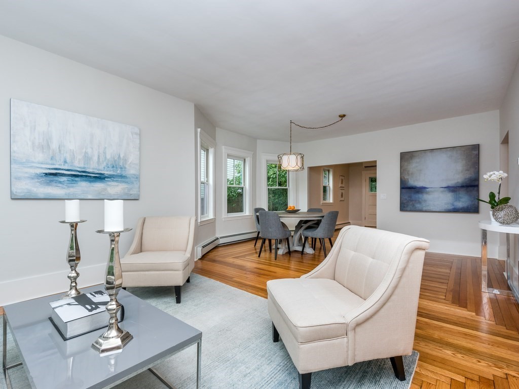 MichelleJLane's tweet photo. New to the market in Brookline this week. 12 new properties from $350,000 to $2,879,000

#Brooklinerealestate #brooklinemarealestate
#brooklinehomes #brooklinehouses 
#MAhomesforsale #Brooklinema
#bostonhomes #bostonhomesforsale 
#michellelanerealestate

https://t.co/gTMfKYTD9L https://t.co/W5jy8aY7lr