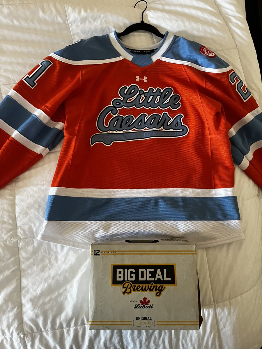 mapleleafcurt's tweet image. Some Little Caesars Hockey and Big Deal Brew! @spittinchiclets @BizNasty2point0 @ryanwhitney6 @RearAdBsBlog @MikeGrinnell_ @Caesars19uGirls