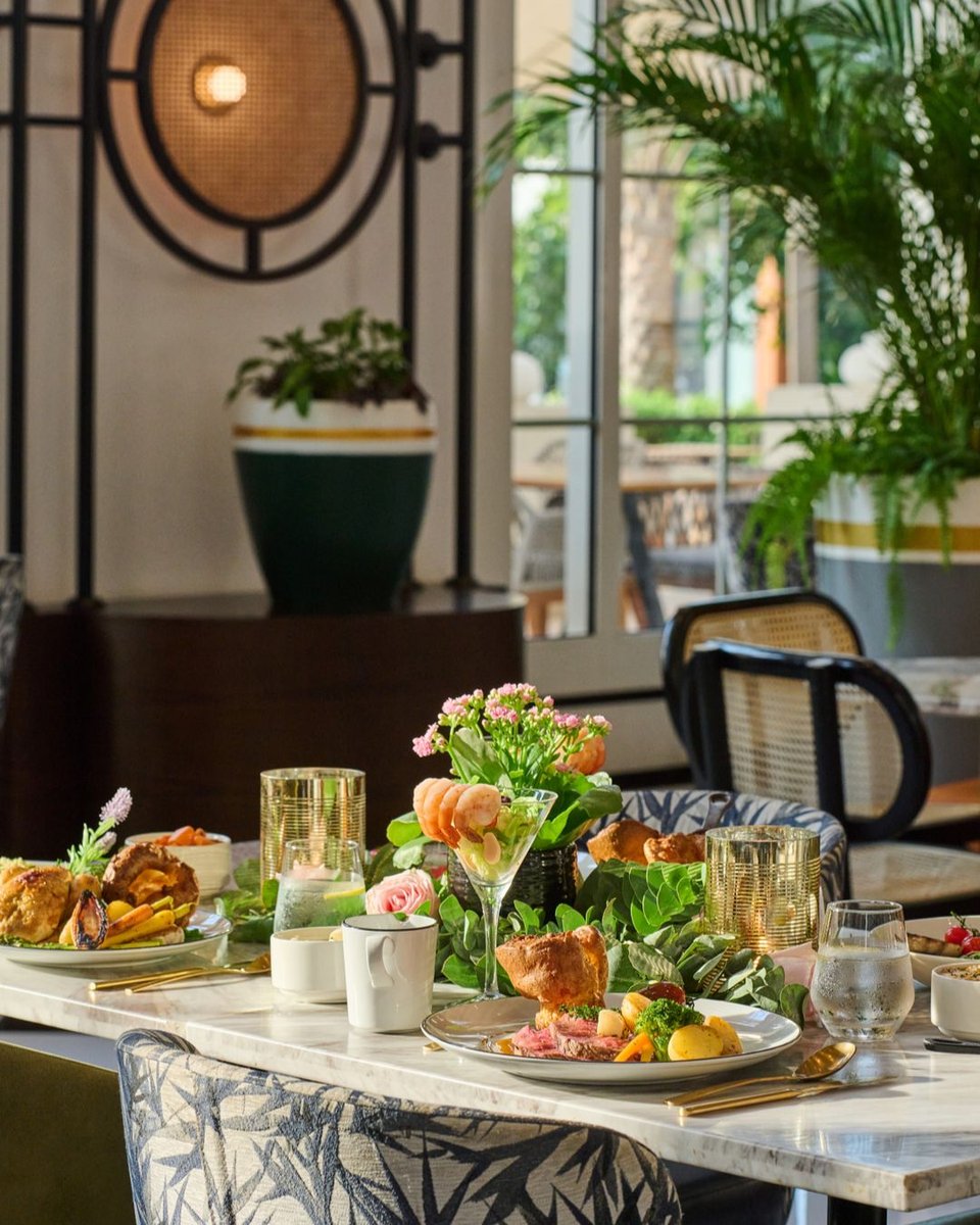 Give way to a proper Sunday roast and other British classics, live music and kids entertainment. ​​​​​​​​
​​​​​​​​
SUNDAYS FROM 1PM to 4PM ​​​​​​​​
​​​​​​​​
AED 595 - free flowing English bubbly
