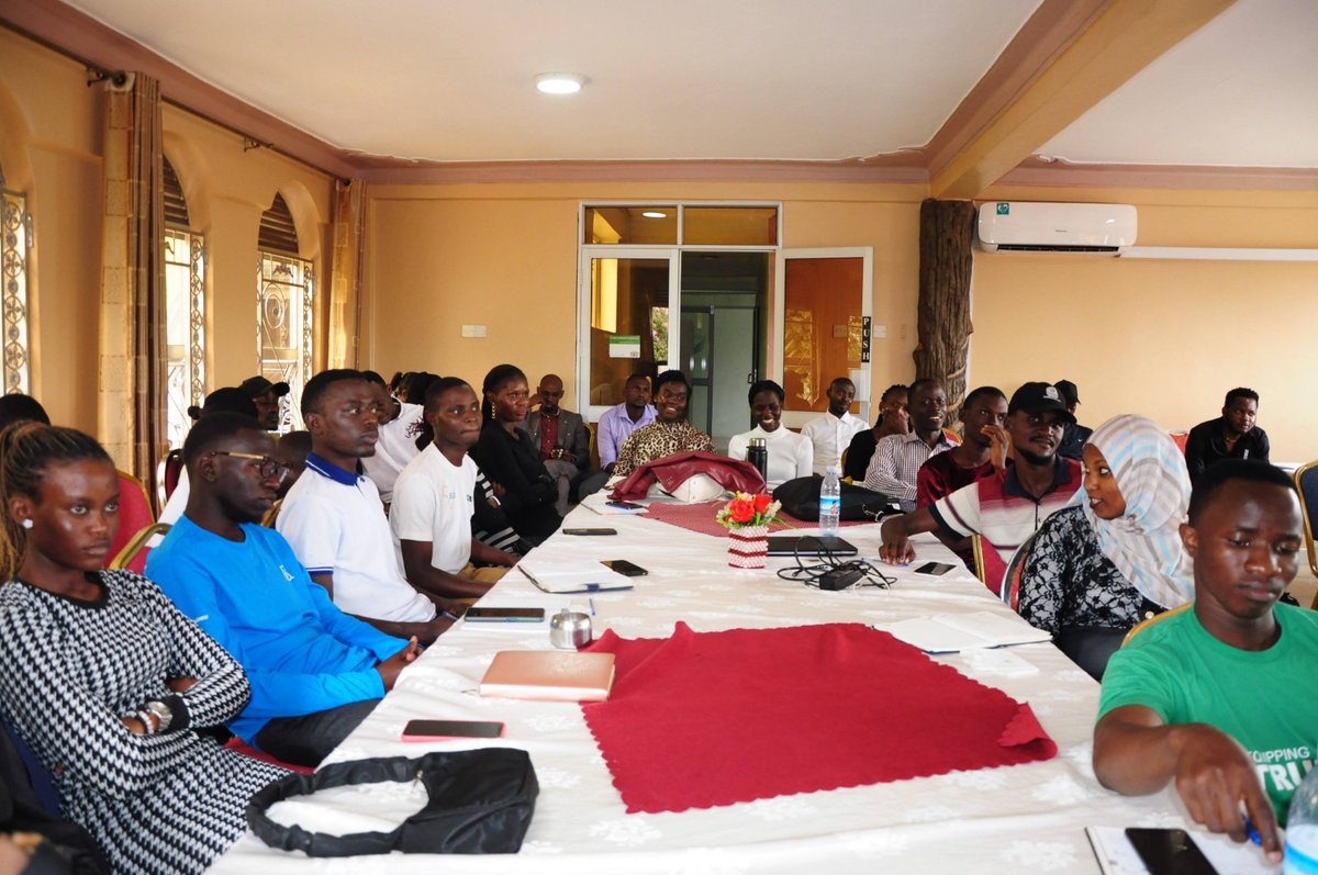 ongyeer's tweet photo. #activisttraining on climate justice @Fridays4FutureU . This was so informative and educative. I am glad to have been a participant and I look forward serving as a member of Fridays for future Uganda in handling #ClimateCrisis.
@NakabuyeHildaF @ChrissOpio @HillaryTaylorVI https://t.co/35wxrcyniV