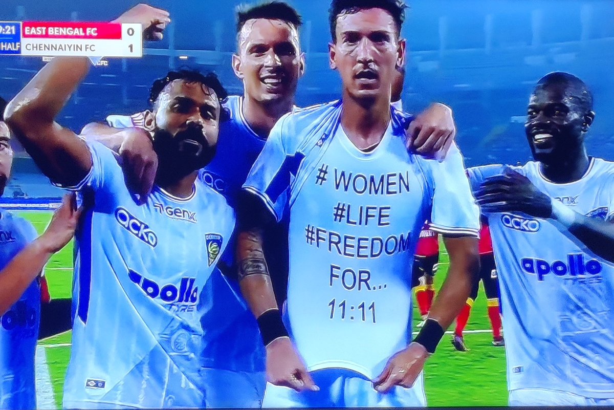 Vignesh__CV's tweet photo. WTFFFF @IndSuperLeague
Vafa didn't remove his jersey.
Are you too afraid that someone is speaking out for a human rights issue?
#SCEBCFC https://t.co/aRtDmEauY1