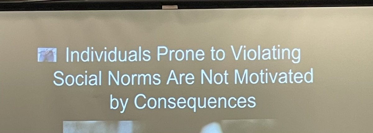 Sanders_SW's tweet photo. Fantastic keynote today with @ResiliencyInc! Thank you for a great and educational morning! #INSSWA #MidwestSchoolSocialWorkConference https://t.co/VMoiKMXDWi