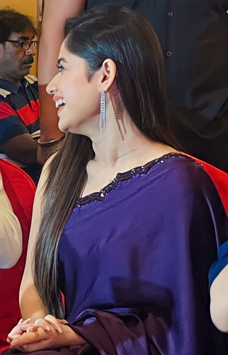 FainatItefaq's tweet photo. When #ArjithSingh said 
"Rabba Ne Tujhko Banane Mein
Kardi Hai Husn Ki Khaali Tijoriyan" I felt it 🥹
#FaiNat #FaisalShaikh #JannatZubair https://t.co/Yno5XMti0U