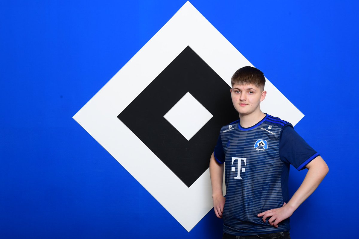 Jetzt ist es offiziell! Mit Freude darf ich euch mitteilen, dass ich nun Teil des HSVeZwote-Teams bin. Ich werde in der kommenden Saison mein bestes geben!❤️ <a href="/HSVeSports/">HSV eSports</a> <a href="/hsv_ev/">HSV e.V.</a>

#HSVeSports #eRothosen #eZwote #nurderHSV
________
📸 @witters_sportfotografie