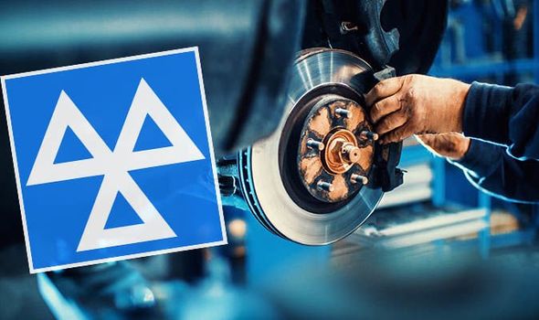 Hills_Ford's tweet photo. @Hills_Ford you can book your #MOT up to a month minus a day before it’s due & you can still keep your renewal date.
So if your test is due in December why not consider booking in November instead? https://t.co/1uQN4DWV5w
#WorcestershireHour
#CarMOT #VanMOT https://t.co/IXRXRFqWMx