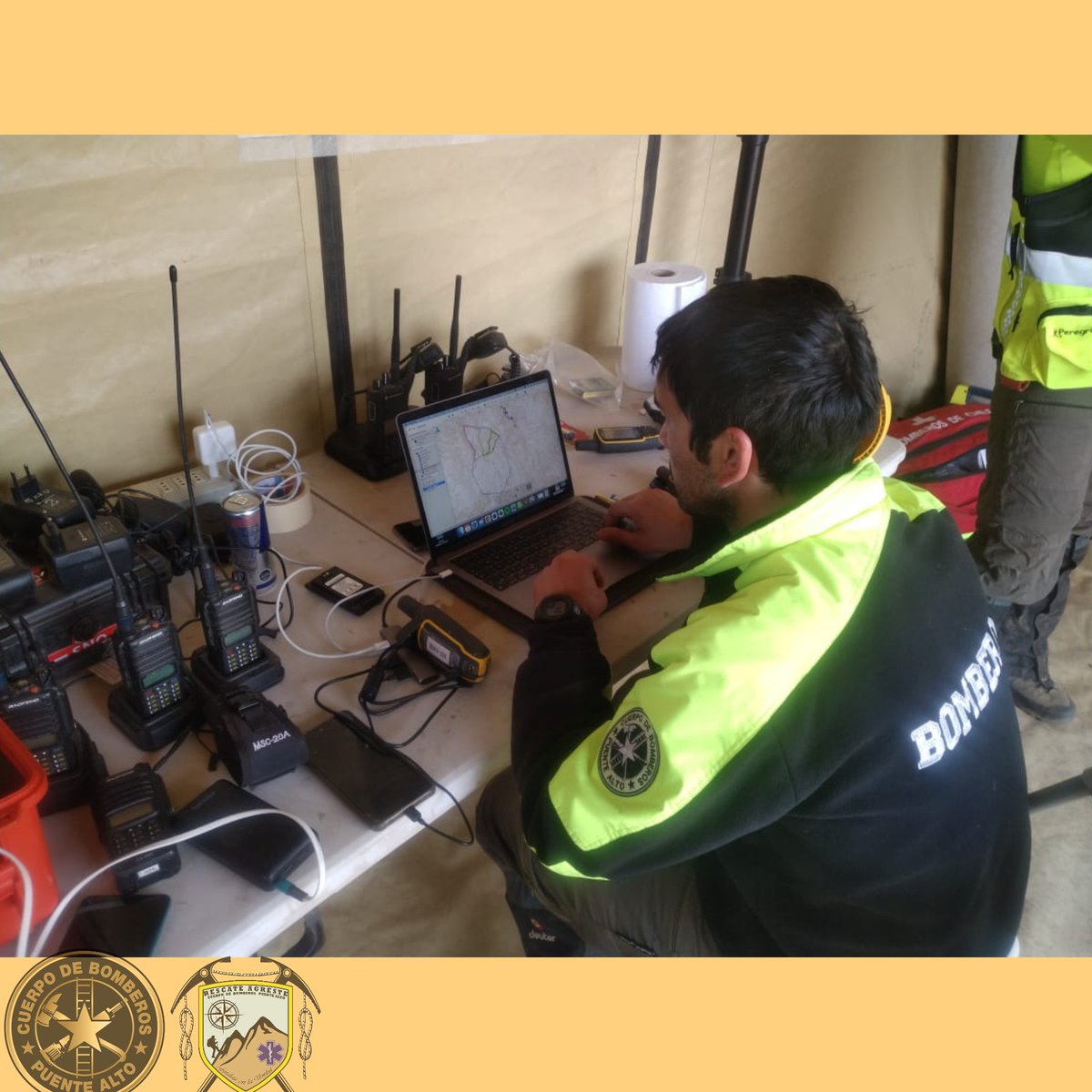 CbpaGora's tweet photo. Por Indicación del Sistema Nacional de Operaciones @SNOBomberos de @bomberoschileoficial el GORA entra en fase de operaciones, realizando búsqueda de persona en la región de Atacama. @cbptealto #rescateagreste https://t.co/1iMZjJeGre