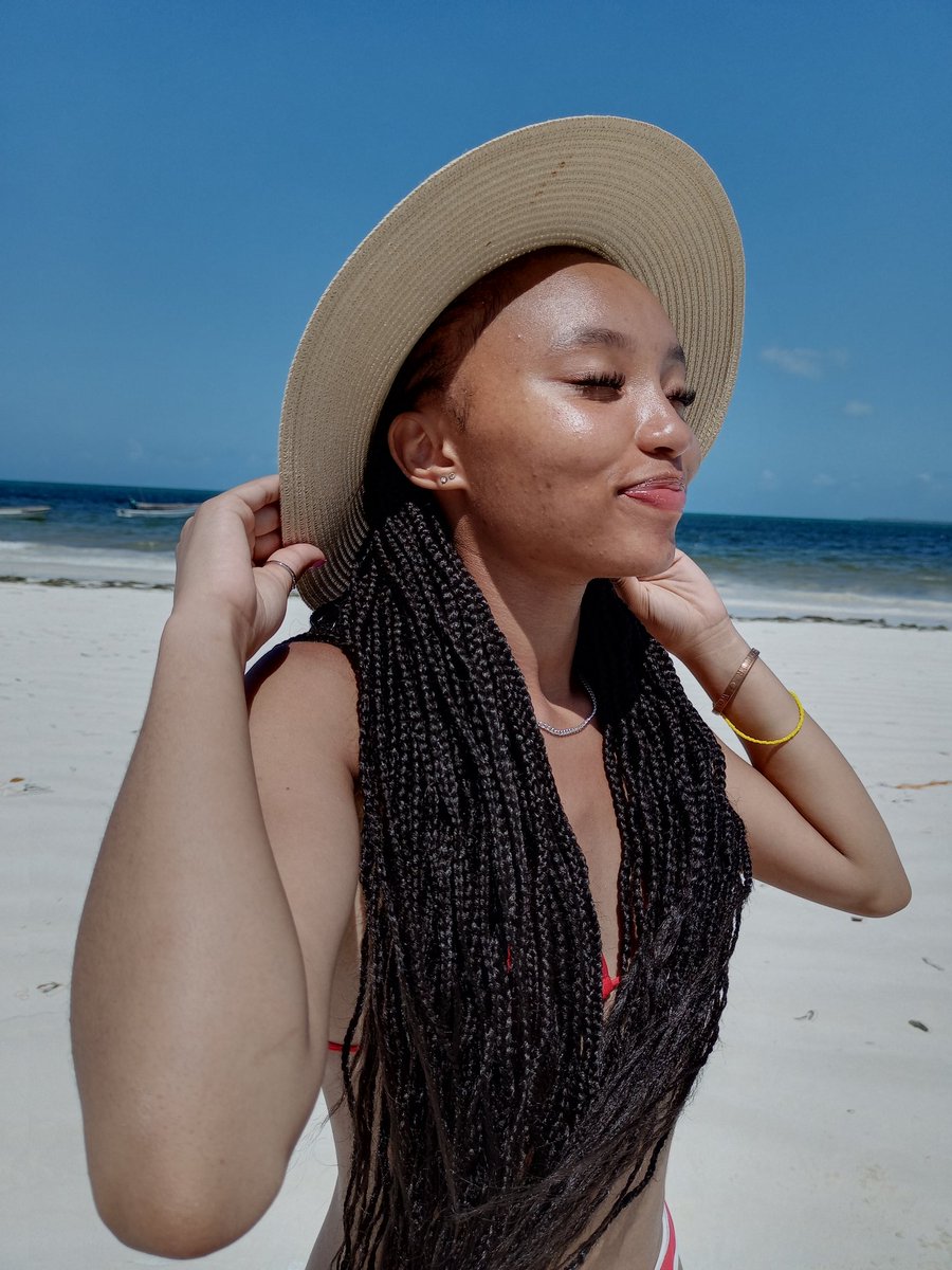 Talk to me nice!!❤
.
.
#zanzibar #vacaylife #vacation #beach #princesstreatment #tanzania #freespirit #spirtitual #uroabaybeachresort #zanzibarisland #beachday #ladyinred #holiday #leisure #workleisure #sowetotravelshop #littleleaguecampsa #travelprincess #soweto #sowetoprincess