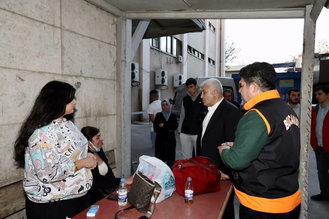 Buca depreminde hayatını kaybeden 2 kişi son yolculuklarına uğurlandı - Resim : 2
