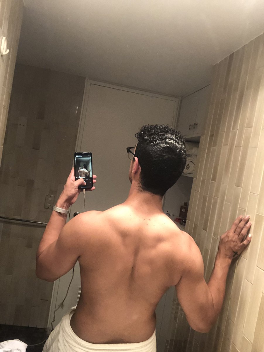 corvinusalej's tweet photo. Weekend party 🧼
#showerplay https://t.co/Qjd1orHCi3