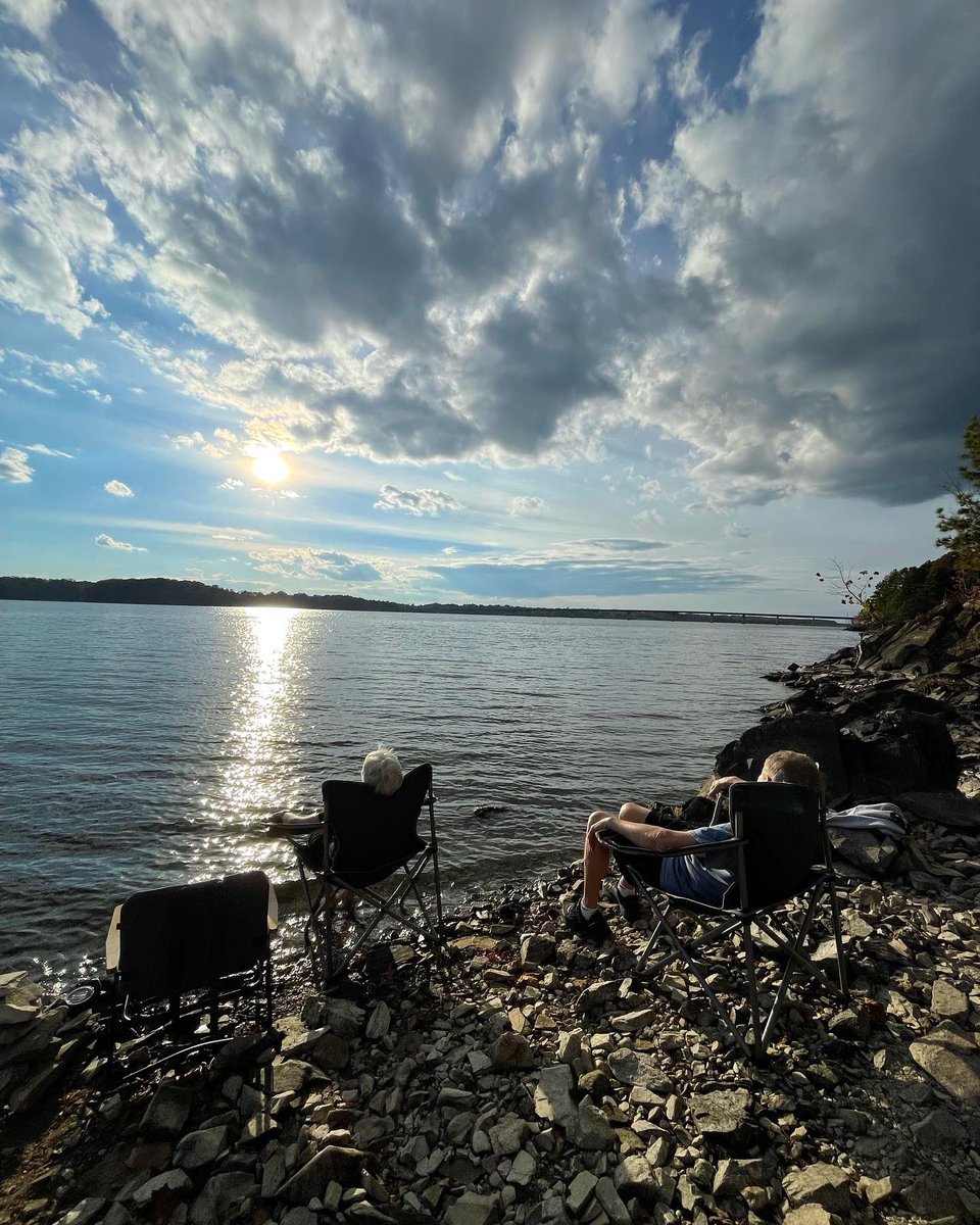 montyart's tweet photo. So thankful to share these beautiful moments with my parents once again at Occoneechee State Park. It has always been a passion of ours to visit and support various @vastateparks to take in all Mother Nature provides while sharing awesome times together. #camplife https://t.co/5ocFfAXm1K