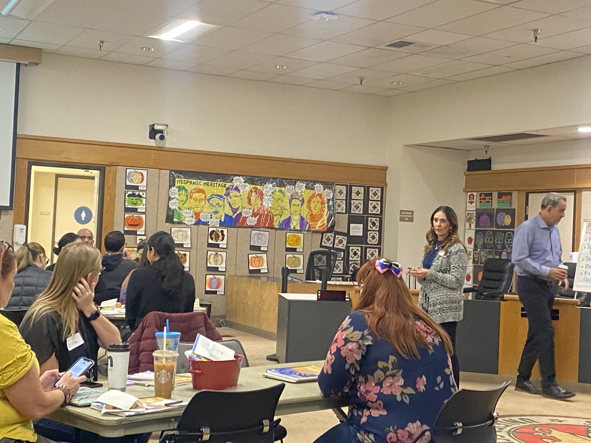 Building capacity to sustain the effort. SAUSD will have 4 educators who will soon be certified Cognitive Coaching trainers. #coachingsausd #SAUSDTIPS #Instructionalcoaches #Cognitivecoaching <a href="/BiancaBarquin/">Bianca Barquin</a> <a href="/JerryAlmendarez/">Jerry Almendarez</a>