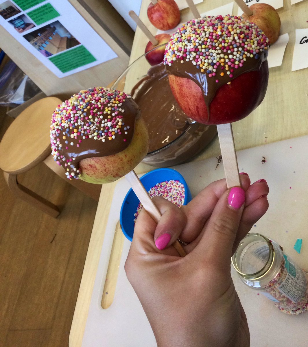 LittleForestNu2's tweet photo. Bonfire night! 🎇

We have been learning all about bonfire night traditions today. We have been making chocolate covered apples with sprinkles https://t.co/6wK8spp2lb