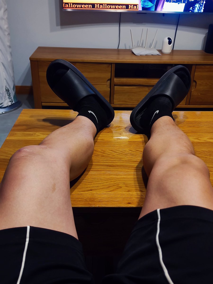 zhangata's tweet photo. 黑🧦or白🧦
ps.要想得到s那就先自己做个s哈哈
#伪s https://t.co/6HGkDTCKMB