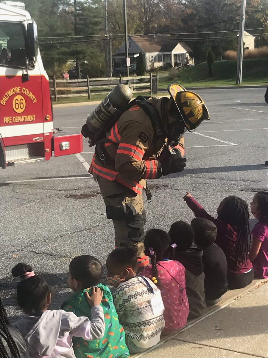 mareobed's tweet photo. Learning fire safety from our community service workers https://t.co/RwRm3SAi03