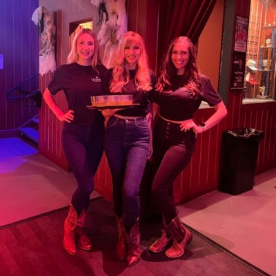 liveoakvodka's tweet photo. Thank you to @MavericksDance in Buda, TX for hosting a Live Oak Vodka Tasting last Friday. We cannot wait to come back and provide people with a taste of the good life!
#DrinkLiveOak #LiveOakVodka #EnjoyTheGoodLife https://t.co/u7NpG8LKa8