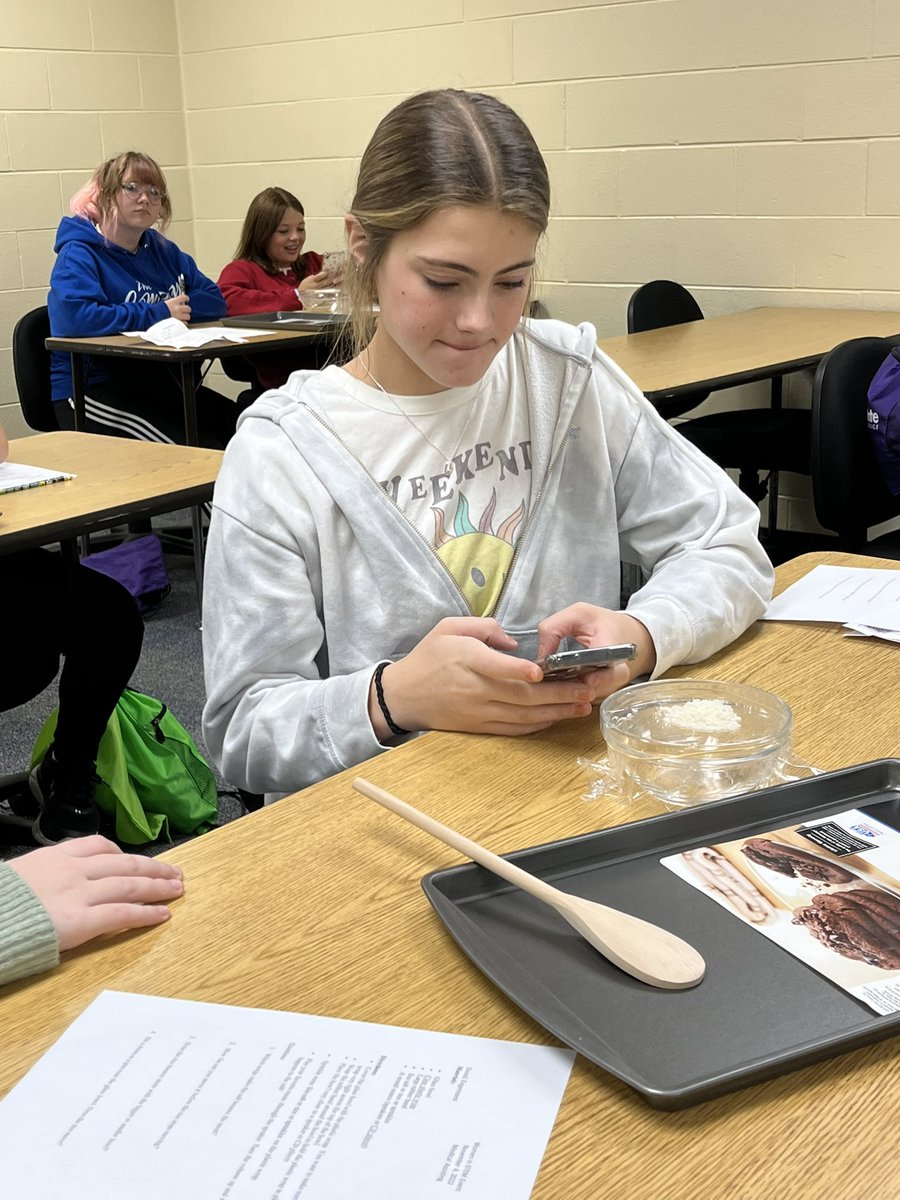 Mrs. Fox tweet media