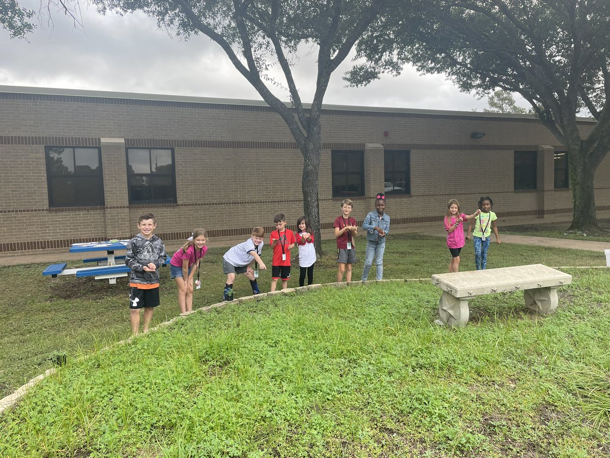 MrsWolfRTGG's tweet photo. Today is the perfect day to toss some bluebonnet seeds out since rain is coming! @Hamilton_Lions @CyFairISD @readygrowgarden @CFISDScience @CFISDprin #hornworm #investigate #pollinator #bluebonnet https://t.co/TFgtQRdJAh