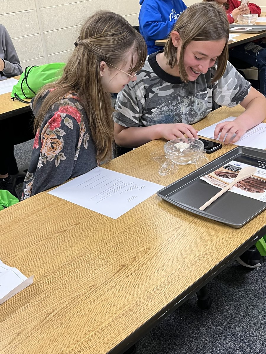 Mrs. Fox tweet media