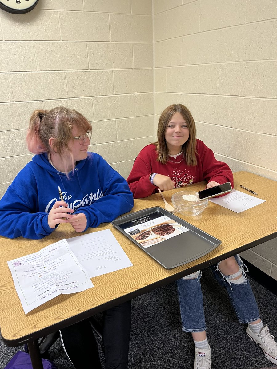 Mrs. Fox tweet media