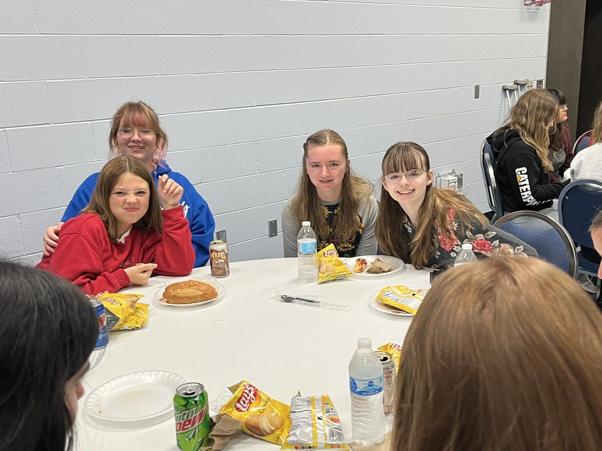 Mrs. Fox tweet media