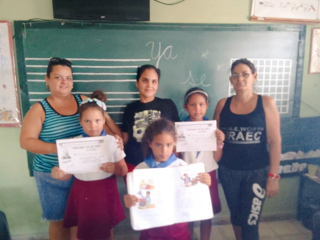 Fiesta de palabras, imágenes, cantos, sonrisas y mucha alegría se vive en las instituciones educativas de #CabaiguánEduca con el festival "Ya sé leer" en 1.grado porque #ApostamosPorLaCalidad, #EducaciónSanctiSpíritus, <a href="/CubaMined/">MINED</a>, <a href="/dpesanct/">DGEsanct-Spiritus</a>, <a href="/SanctiSpiritus1/">Gobierno Provincial #SanctiSpíritus</a>, <a href="/ObraDe/">LaObraDeLaRevoluciónSS</a>.