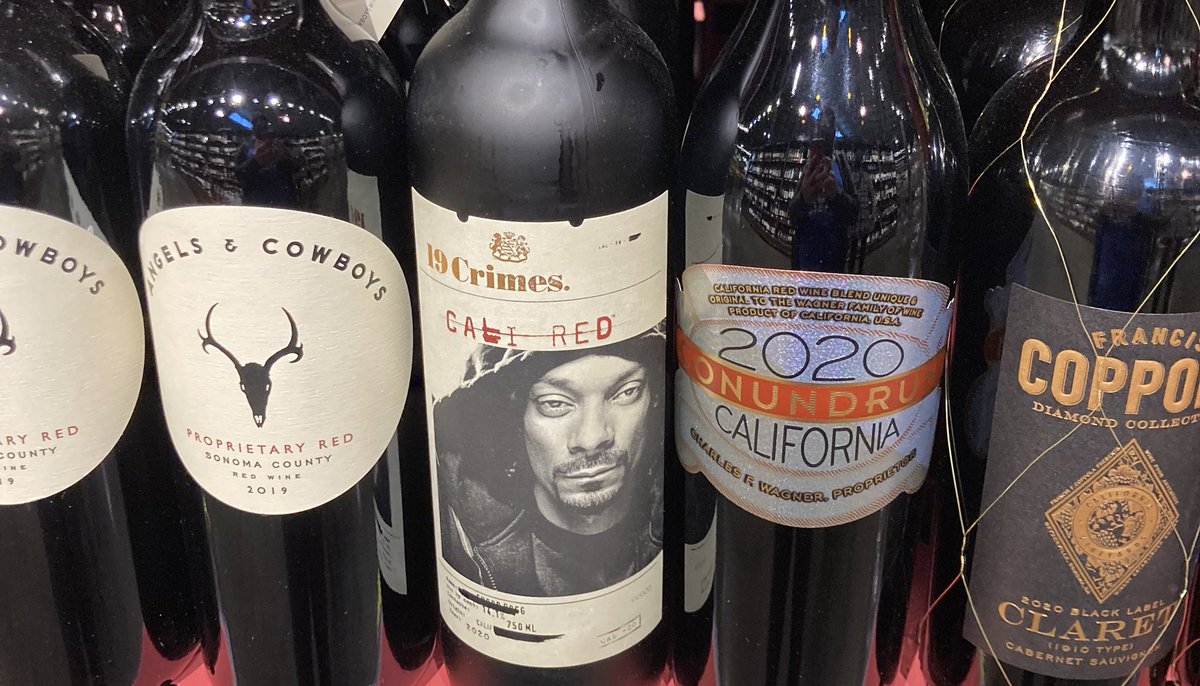 BellaMicina's tweet photo. Today I learned that @SnoopDogg has his own wine! Is there anything that man can't do?? https://t.co/B58YbwhuP5