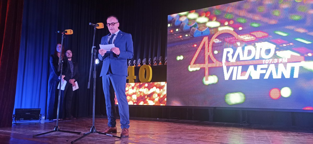 Ajuntament de Vilafant (@ajvilafant) on Twitter photo El regidor de comunicació <a href="/CesarGlz17/">César González</a> ha volgut estar present a la gala de #40anysradioVilafant. Ha recordat quan va començar a la regidoria i ha destacat tots els aprenentatges rebuts i ha donat les gràcies a la gran tasca que fa l'emissora. El regidor de comunicació <a href="/CesarGlz17/">César González</a> ha volgut estar present a la gala de #40anysradioVilafant. Ha recordat quan va començar a la regidoria i ha destacat tots els aprenentatges rebuts i ha donat les gràcies a la gran tasca que fa l'emissora.