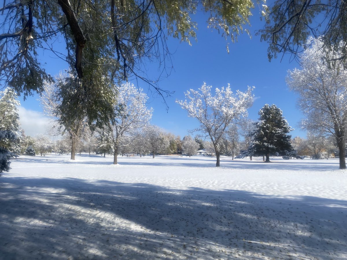 bouldergrounds's tweet image. Happy about the snow but lots to do.  About 4” yesterday.